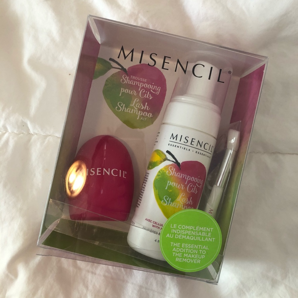 shampoo for fake lashes
